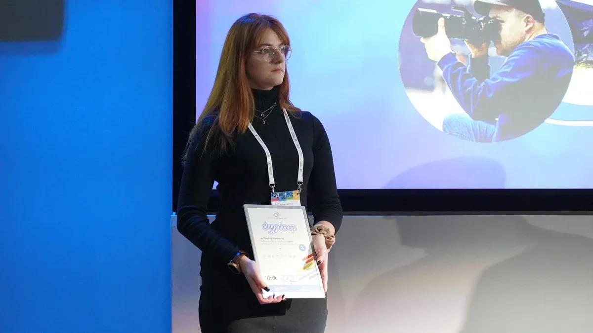 Laureatka z dyplomem konkursowym